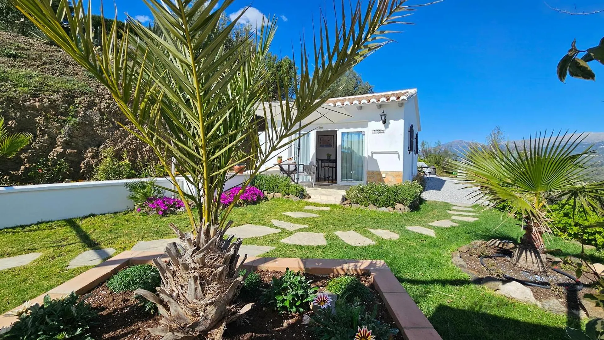 Casita Johanna Vinuela Spain